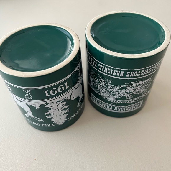 Yellowstone Green Ceramic Mug Set - Picture 10 of 11